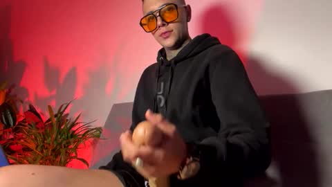 PHILLIP online show from April 10, 11:59 am