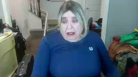 Snapshot of phillyguy195601 chatting on October 12, 6:23 am Geri online show from October 12, 6:23 am