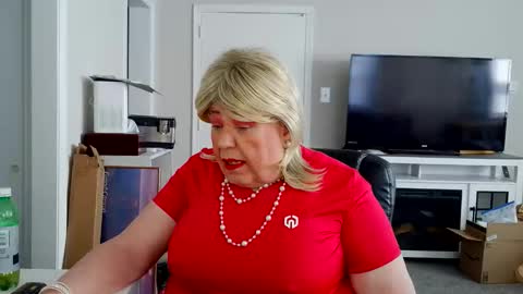 Geri online show from April 8, 5:46 pm