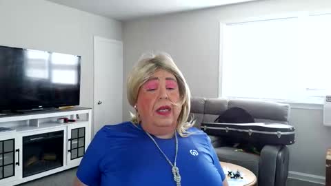 Geri online show from April 18, 7:07 pm