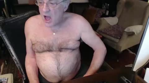 Snapshot of philoumis2 chatting on December 23, 1:29 am Philippe online show from December 23, 1:29 am