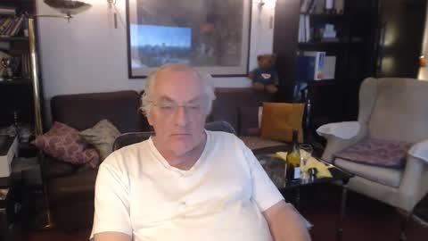 Snapshot of philoumis2 chatting on October 22, 9:47 pm Philippe online show from October 22, 9:47 pm