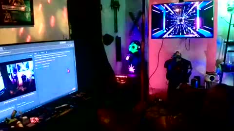philthisdick1 online show from July 4, 9:37 am