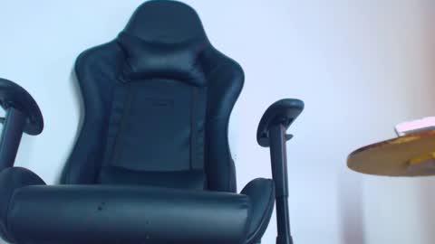 phlilloyhighclouds online show from February 3, 5:18 pm