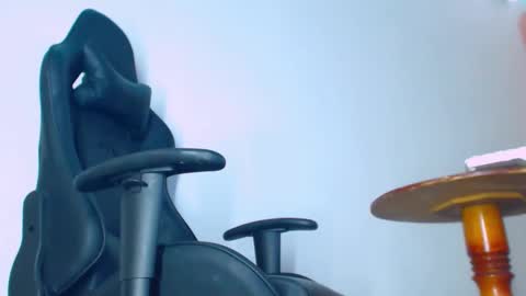 phlilloyhighclouds online show from February 14, 1:30 pm