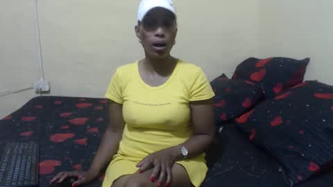 Snapshot of phoenixcandy chatting on February 15, 10:17 pm phoenixcandy online show from February 15, 10:17 pm