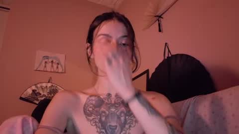 phoenixx_x online show from June 17, 3:42 am