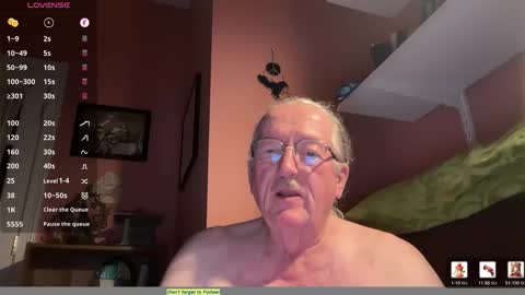 Snapshot of phrodeaux chatting on February 21, 5:19 am Phrodeaux online show from February 21, 5:19 am