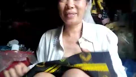 Snapshot of phuong_vietnam chatting on April 6, 8:26 am phuong_vietnam online show from April 6, 8:26 am