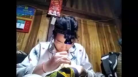Snapshot of phuong_vietnam chatting on April 19, 1:32 pm phuong_vietnam online show from April 19, 1:32 pm