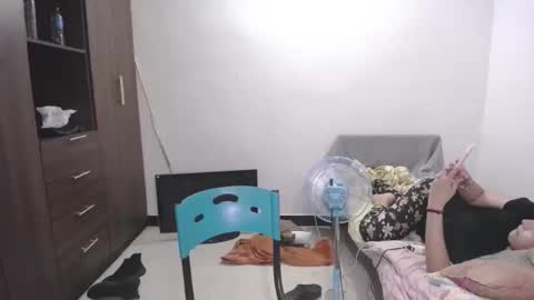 izzy online show from March 14, 5:02 am