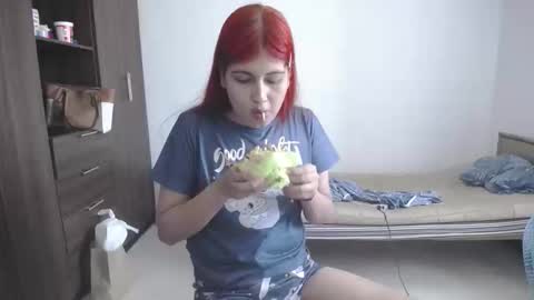 izzy online show from March 21, 7:06 pm