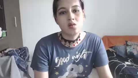 Snapshot of pia_alonzo30 chatting on May 20, 5:41 pm izzy online show from May 20, 5:41 pm