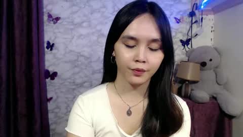 Ms Pia online show from April 19, 6:10 pm