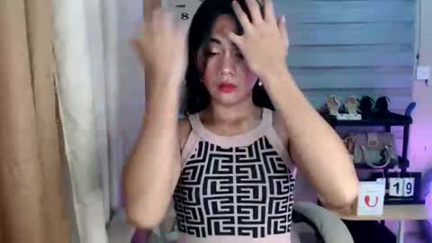 Snapshot of pia_xxx chatting on February 19, 10:33 am Pia online show from February 19, 10:33 am