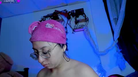 Snapshot of piafisher_ chatting on February 19, 10:34 am PIA FISHER online show from February 19, 10:34 am