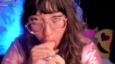 Snapshot of piafisher_ chatting on February 19, 4:44 pm PIA FISHER online show from February 19, 4:44 pm