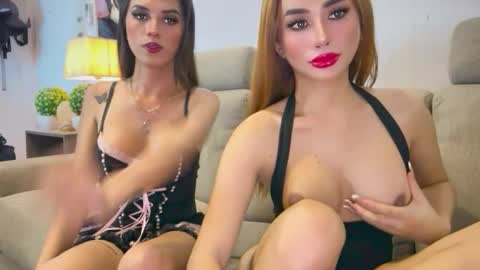 Snapshot of pialova chatting on December 4, 7:06 am PIA online show from December 4, 7:06 am