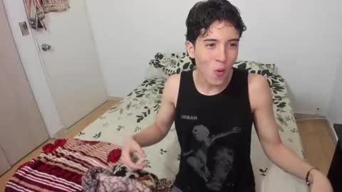 picaszomilos350 online show from February 16, 5:31 pm