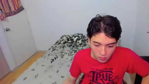 picaszomilos350 online show from March 4, 5:24 am