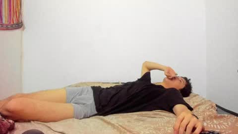 picaszomilos350 online show from March 31, 7:42 am