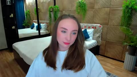 Snapshot of pieceofinspiration chatting on April 25, 10:18 am Emelie online show from April 25, 10:18 am