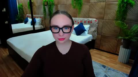 Snapshot of pieceofinspiration chatting on April 30, 10:21 am Emelie online show from April 30, 10:21 am
