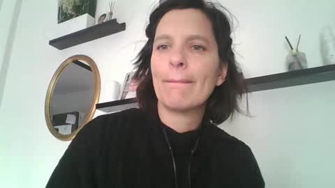 PIEDINIECOLLANT online show from November 21, 1:43 pm