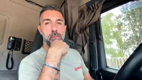 pierotu online show from September 26, 11:58 am