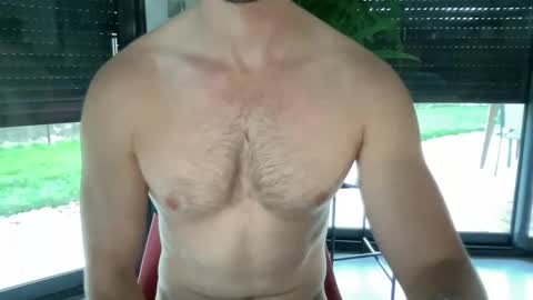 Snapshot of pierre81000 chatting on October 23, 4:28 pm pierre81000 online show from October 23, 4:28 pm