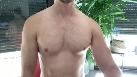 Snapshot of pierre81000 chatting on November 4, 12:15 pm pierre81000 online show from November 4, 12:15 pm