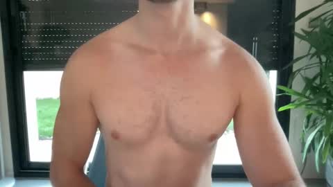 Snapshot of pierre81000 chatting on November 18, 7:02 am pierre81000 online show from November 18, 7:02 am