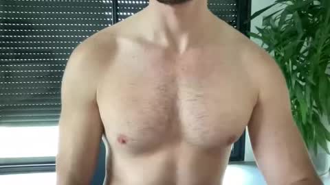 Snapshot of pierre81000 chatting on November 26, 11:33 am pierre81000 online show from November 26, 11:33 am