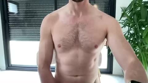 pierre81000 online show from April 1, 11:00 am