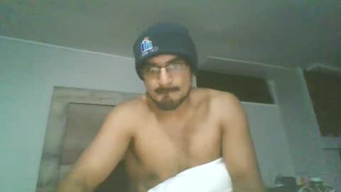 Snapshot of piggybottom299 chatting on November 10, 8:35 am piggybottom299 online show from November 10, 8:35 am