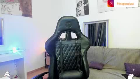 PiinkPandora online show from March 29, 9:15 pm