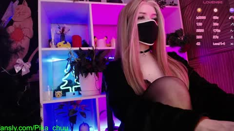 Snapshot of pika_pikaa chatting on December 30, 12:43 am Sonya online show from December 30, 12:43 am