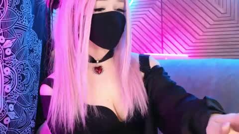 Snapshot of pika_pikaa chatting on May 4, 11:45 pm Sonya online show from May 4, 11:45 pm