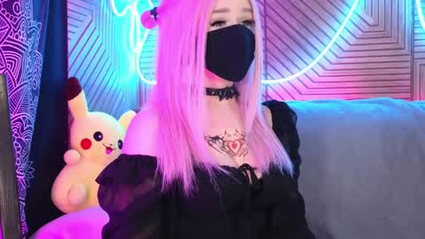 Snapshot of pika_pikaa chatting on May 14, 12:28 am Sonya online show from May 14, 12:28 am