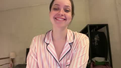 Trisha     online show from March 12, 11:42 am