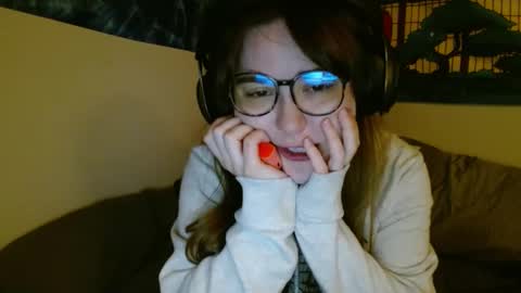 PilloGoddess online show from January 25, 6:55 am