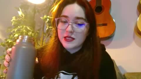 PilloGoddess online show from November 9, 6:01 am