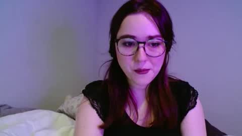 PilloGoddess online show from November 15, 12:13 pm