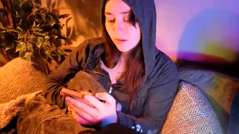 PilloGoddess online show from May 31, 7:26 am