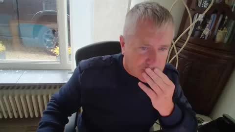 piloonklim online show from October 25, 10:23 am