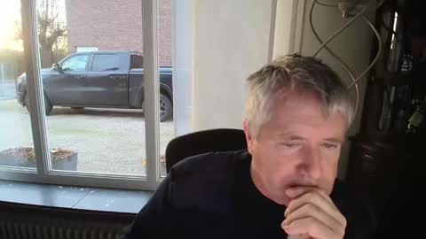 piloontje online show from December 1, 7:57 am