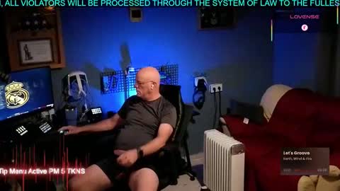 Snapshot of pilot_dave_69 chatting on November 18, 4:39 am Dave online show from November 18, 4:39 am