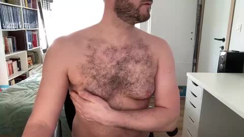 pilou online show from March 28, 3:33 pm