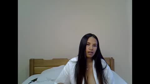 pinahotty online show from November 26, 5:41 am