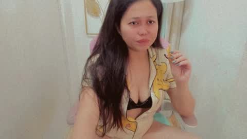 Snapshot of pinay_juliet chatting on July 18, 4:44 pm pinay_juliet online show from July 18, 4:44 pm
